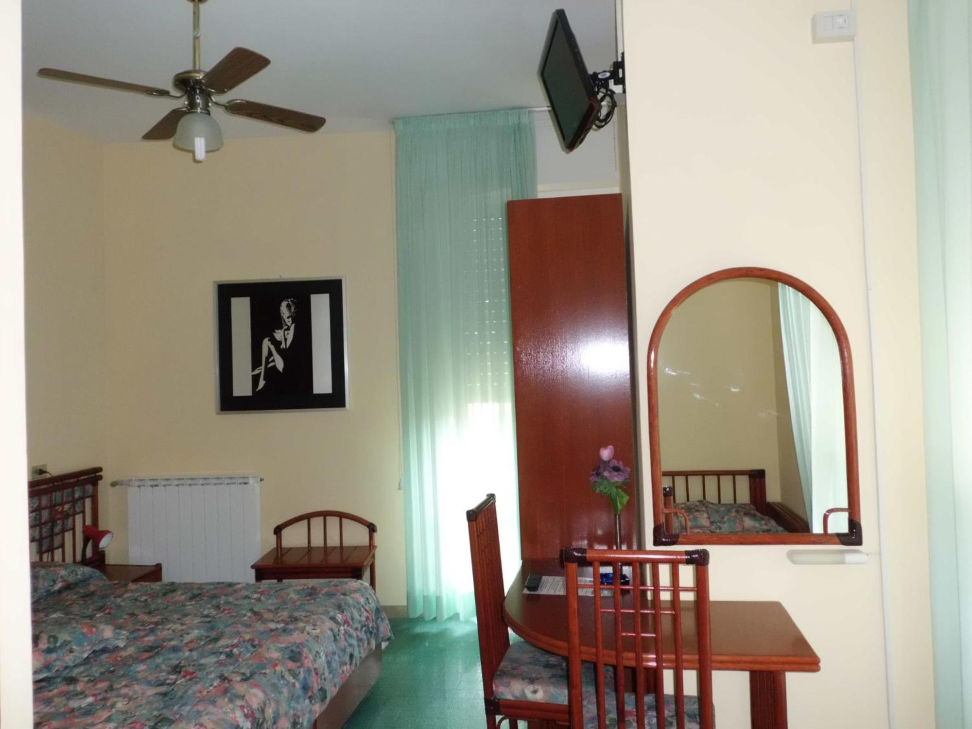 Palme Closetogigante Junior Suites Monterosso al Mare Room photo